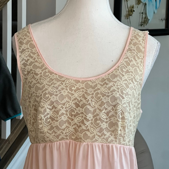 Vintage pink lace Cocquette cottagecore nightgown - Picture 4 of 4